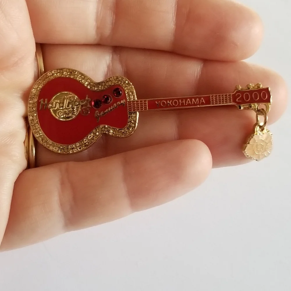 Vintage Hard Rock Cafe pin YokohamaAsian Birthstone Calendar Guitar Series